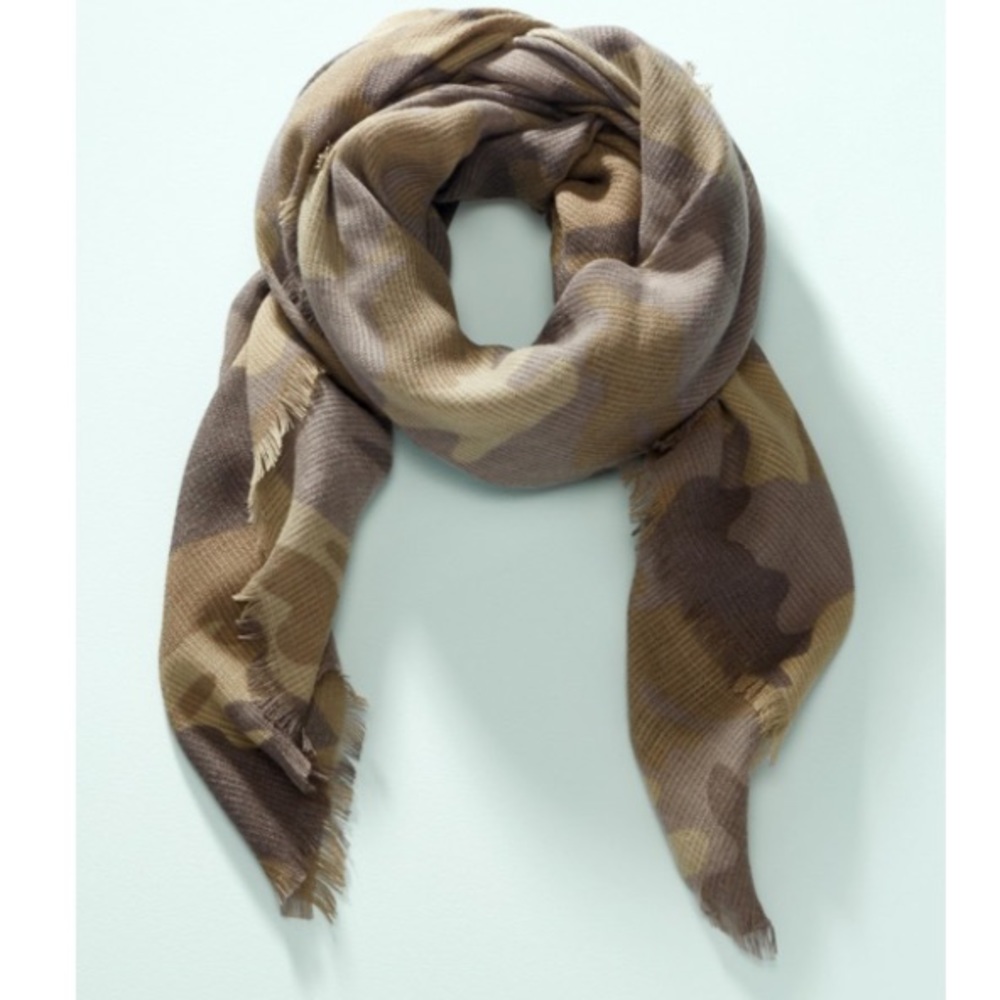 Camouflage scarf